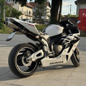 HONDA CBR 1000RR