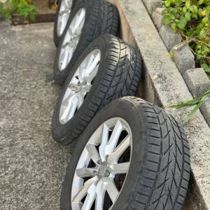 Audi Q3..Alu felge i zimske gume..original,,odlicno stanje