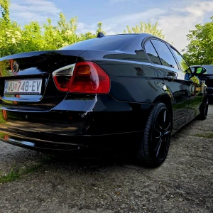 BMW E90