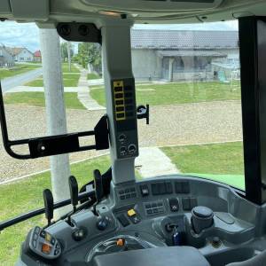 Claas Arion 410