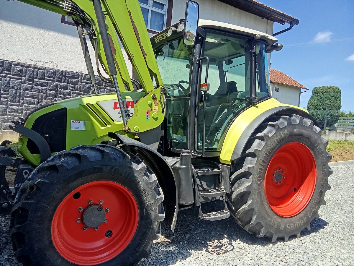 Claas Arion 430