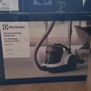 Electrolux EASE C2 usisivač bez vrećice White NOVO!