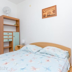 Iznajmljujem apartman prvi red od mora