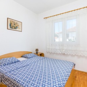 Iznajmljujem apartman prvi red od mora