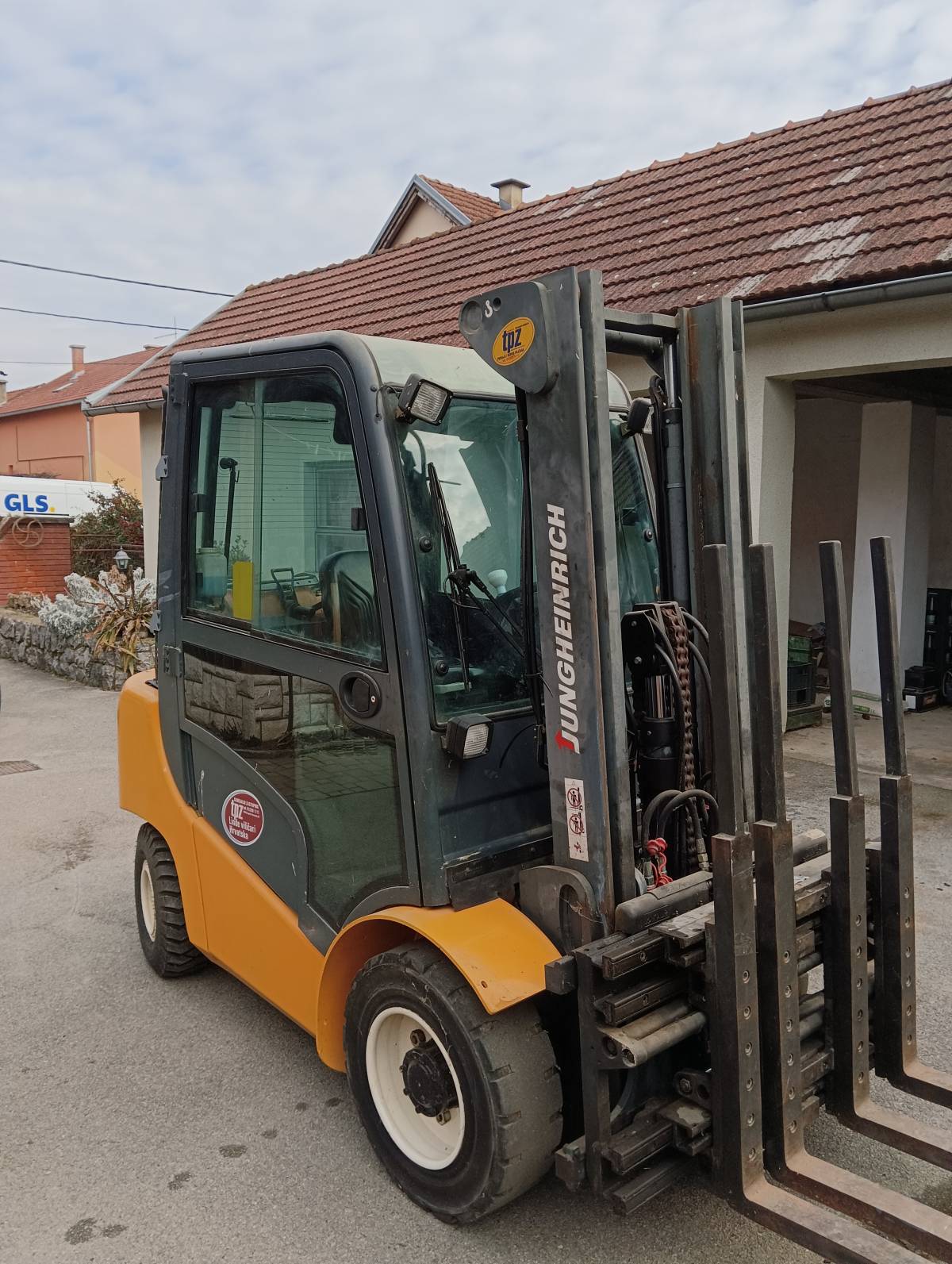 Junghairich TFG 430