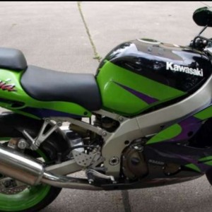 Kawasaki ZX9R NJINA
