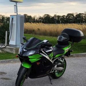 Kawasaki ZX9R NJINA