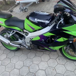 Kawasaki ZX9R NJINA
