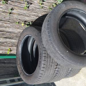 Komplet 4 automobilske gume Continental 215/55/R17 povoljno prodajem.