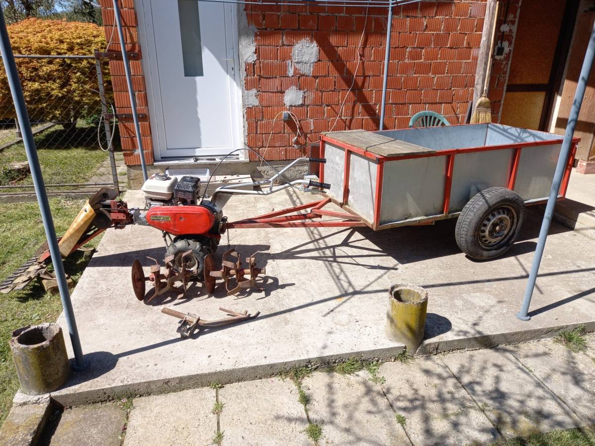 Kopčica(freza) - motor Honda 200 kubika,7 k.,prikolica i strižna kosa.