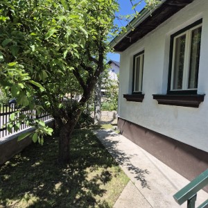 Kuća kraj potoka
