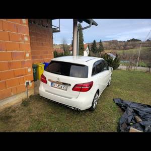 Mercedes B 220