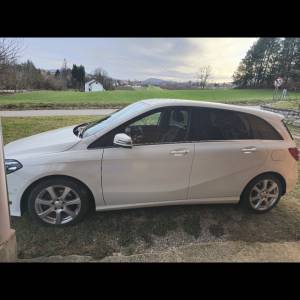 Mercedes B 220