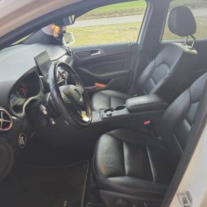 Mercedes B 220
