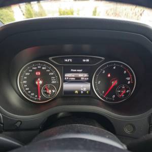Mercedes B 220
