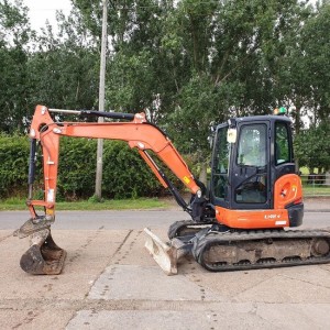 Mini bager kubota u48
