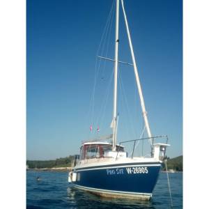 Motorni jedrenjak FERRETTI Altura 33