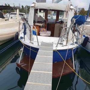 Motorni jedrenjak FERRETTI Altura 33