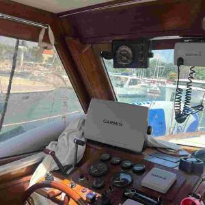 Motorni jedrenjak FERRETTI Altura 33