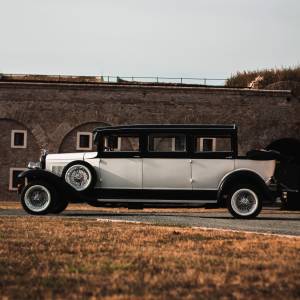 Najam oldtimera i luxuznih limuzina