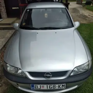 Opel Vectra 1.6i 1998g reg10/25g oprema 203.000km može zamjena