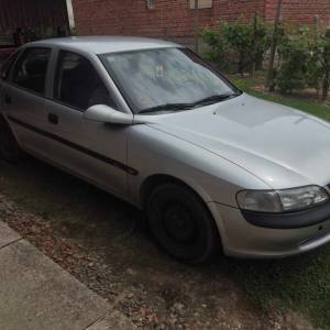 Opel Vectra 1.6i 1998g reg10/25g oprema 203.000km može zamjena