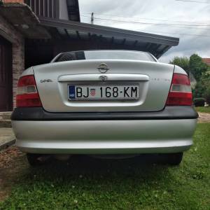 Opel Vectra 1.6i 1998g reg10/25g oprema 203.000km može zamjena