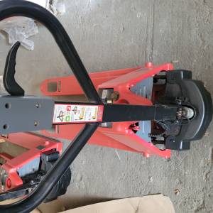 Paletar elektricni 2 t  2022 g
