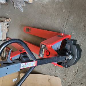 Paletar elektricni 2 t  2022 g