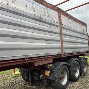 Poluprikolica kiper