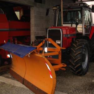 Prodaje se traktor Masey Ferguson 3070