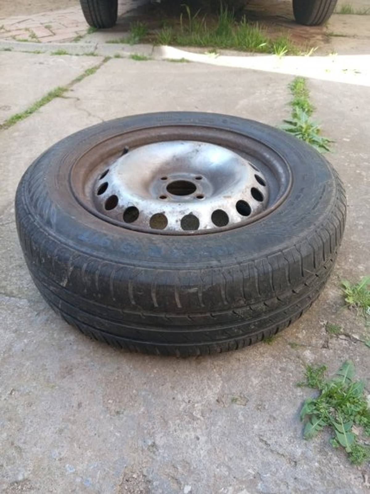 Prodajem čeličnu fekgu od 15''