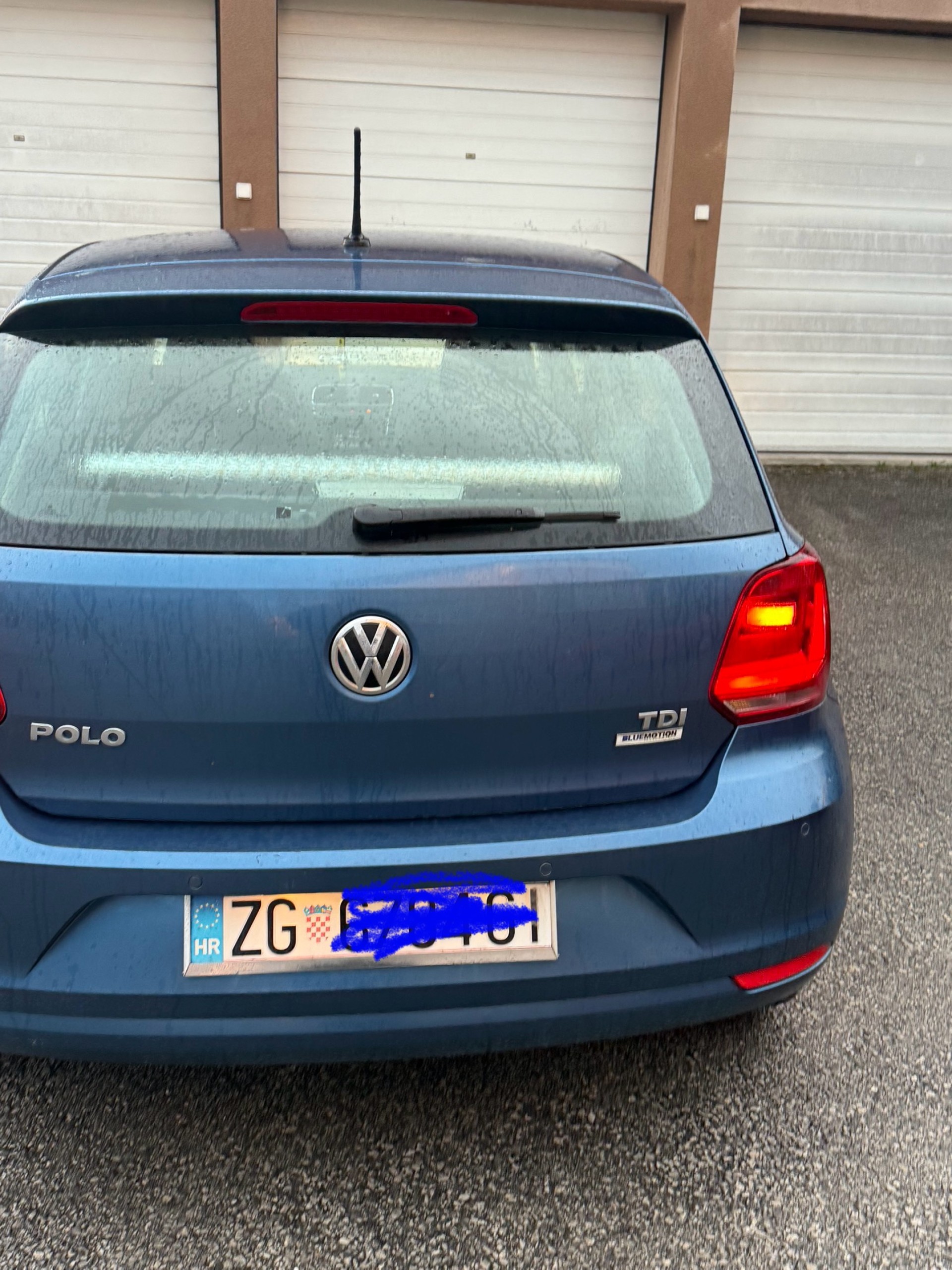 Prodajem polo
