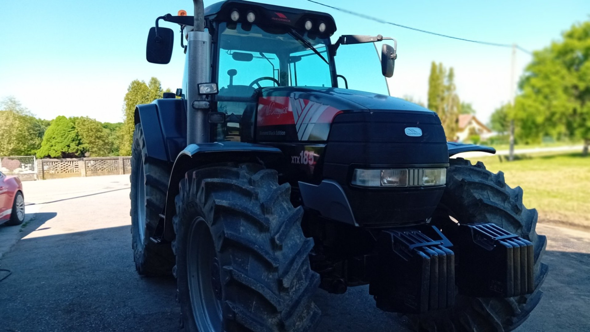 Prodajem traktor