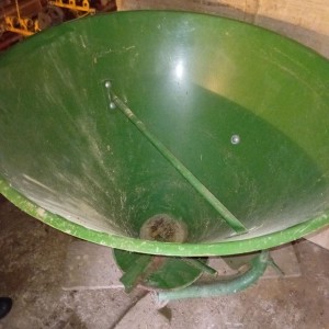 Rasipač za gnojivo 300 l