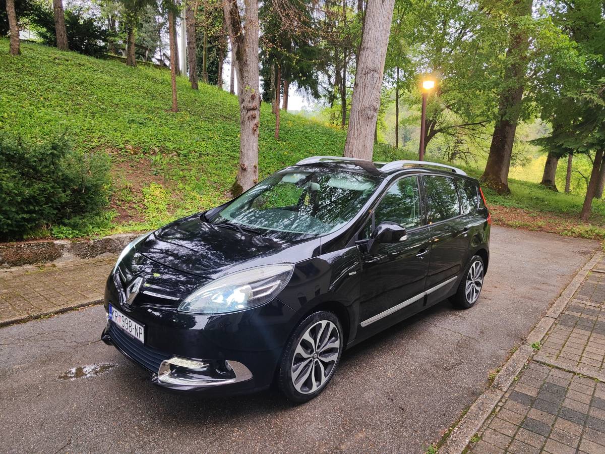 Renault Grand Scenic BOSE 130 ks