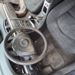 Renault laguna 1.9dci 88 kw 2005 godina