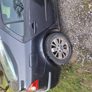 Renault laguna 1.9dci 88 kw 2005 godina