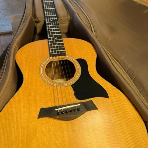 Taylor 114e Grand Auditorium orah