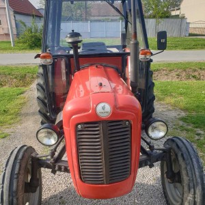 Traktor 42 DI TAFE