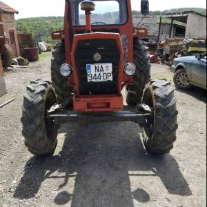 Traktor imt 579 sa prednjom vucom