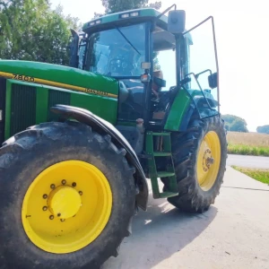 Traktor John Deere 7800