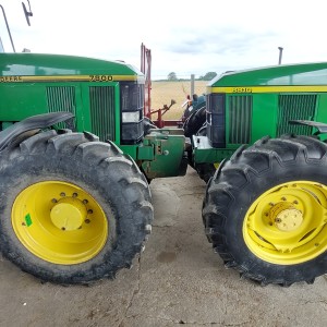 Traktor John Deere 7800
