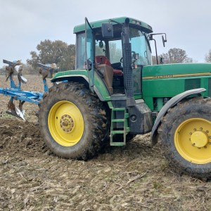 Traktor John Deere 7800