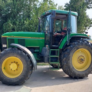 Traktor John Deere 7800