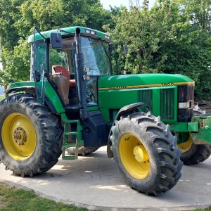 Traktor John Deere 7800