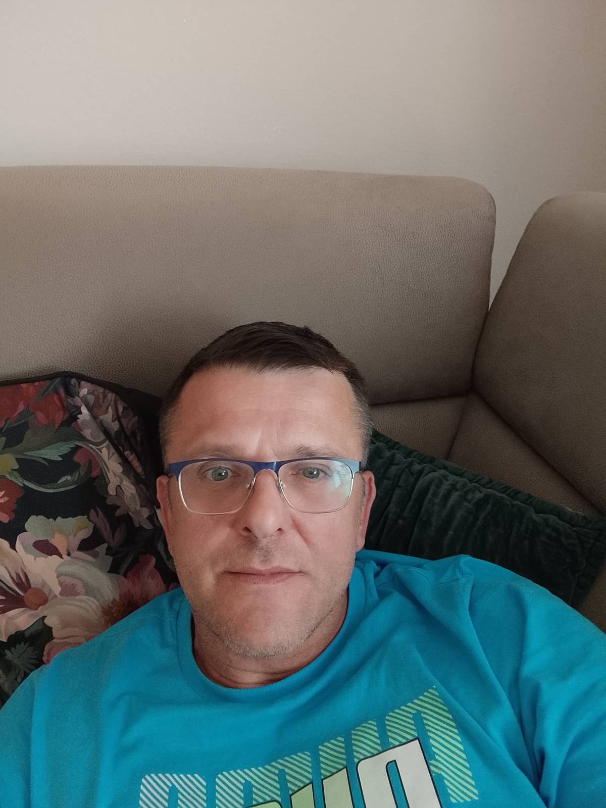 Tražim damu ili curu