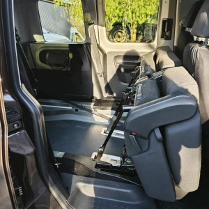 VW Caddy 2,0 TDI DSG PRILAGOĐEN ZA INVALIDE