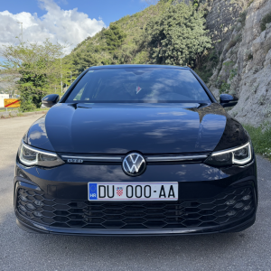 VW Golf 8 GTD - iQ Matrix - Alu 19 - ACC - Kamera - Nove gume
