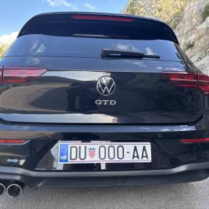 VW Golf 8 GTD - iQ Matrix - Alu 19 - ACC - Kamera - Nove gume